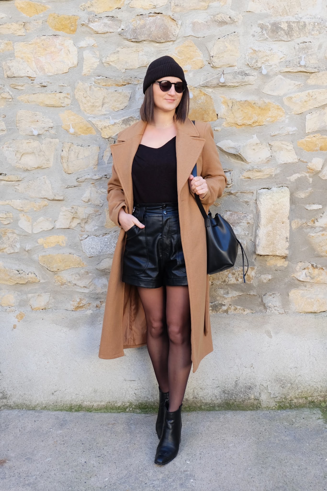 Camel Coat with Faux Leather Shorts for Evening Camel Coat with Faux Leather Shorts for Evening β Camel Coat Outfits