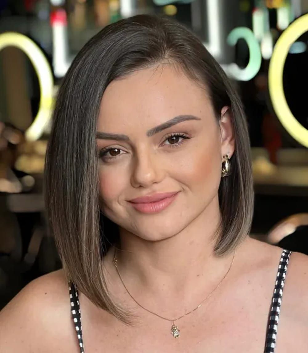 Chin On One Side Jawline On The Other Visual Idea — Winter Haircuts for Square Faces