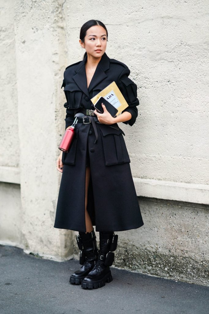 Monochromatic Power: Belted Trench Coat and Buckled Combat Boots Monochromatic Power: Belted Trench Coat and Buckled Combat Boots β Combat Boots Outfits