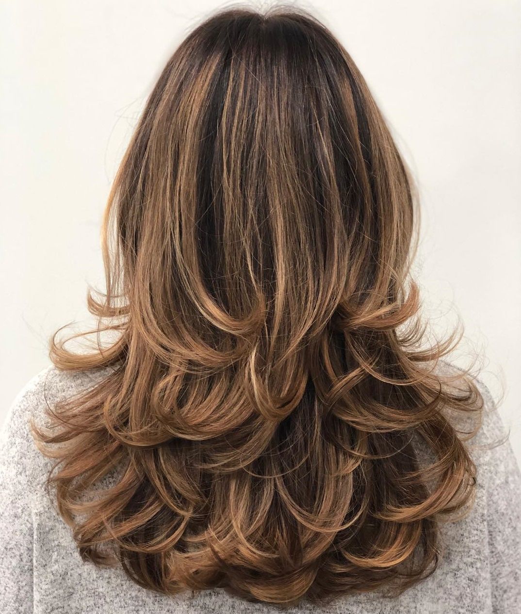 Visual Idea β Voluminous Waves Cute Winter Hairstyles