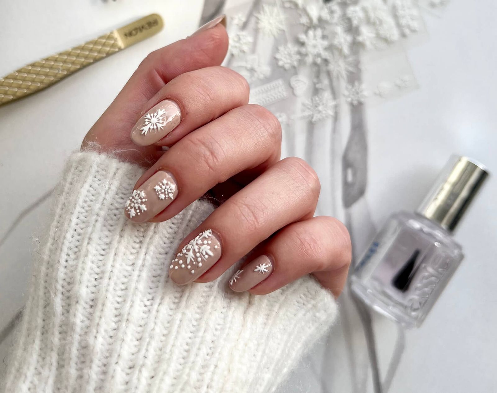 Delicate White Snowflake Nude — Winter Nude Nails