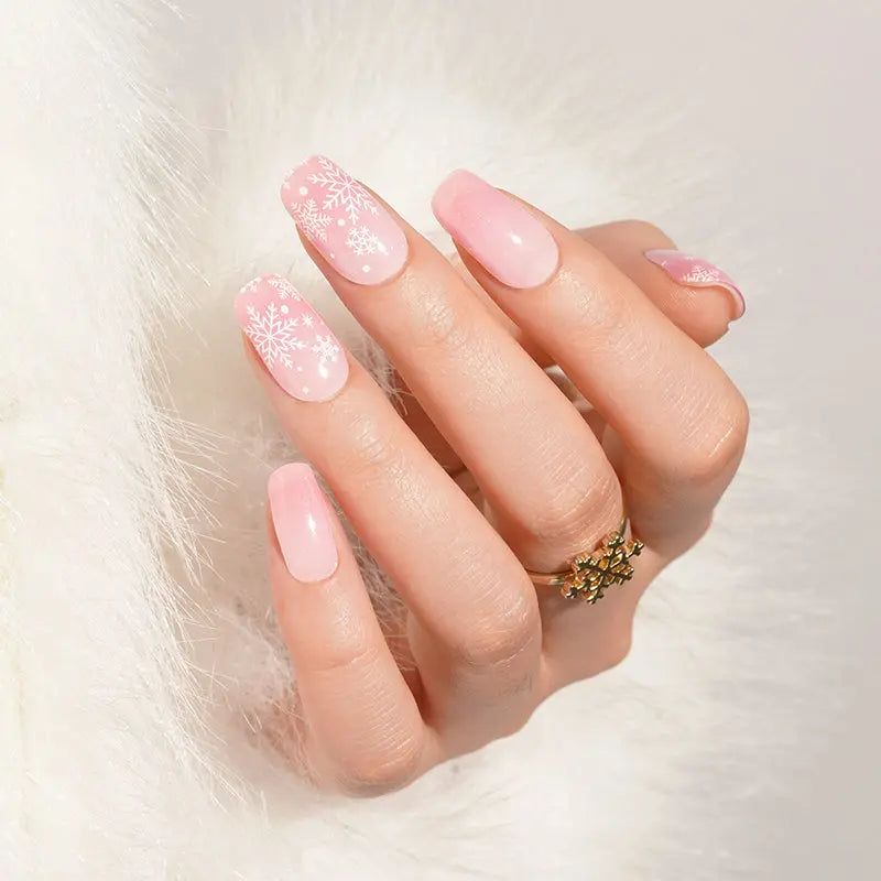 Glossy Visual Idea Glossy Visual Idea โ Winter Wonderland Nails