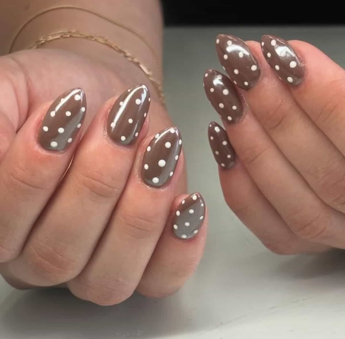 White Polka Dots On Brown Nails Visual Idea White Polka Dots On Brown Nails Visual Idea โ Fall to Winter Nails