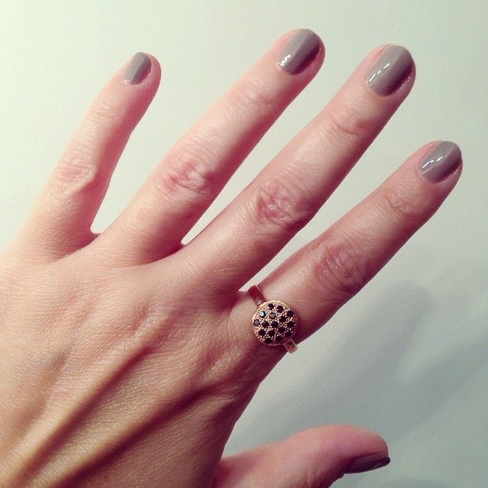 Visual Idea β The Lighting Is Soft Old Money Winter Nails