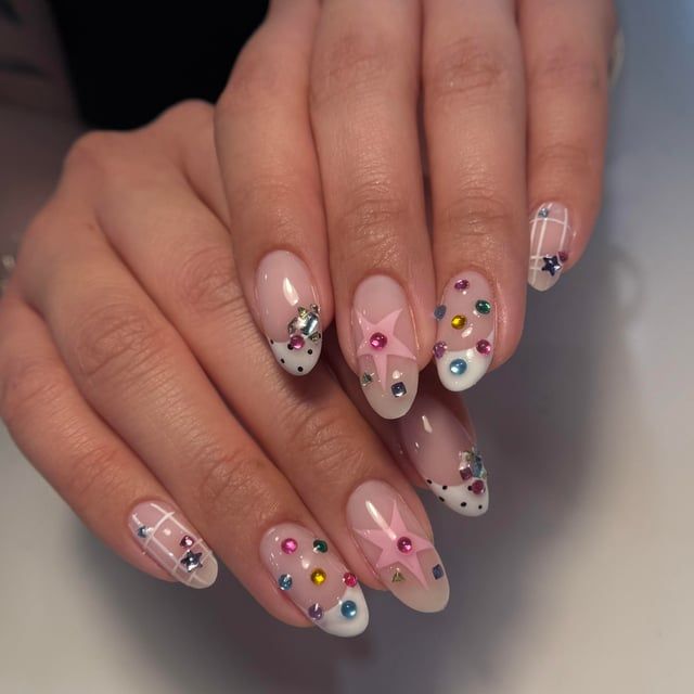 Glossy Visual Idea Glossy Visual Idea β Winter Rhinestone Nails