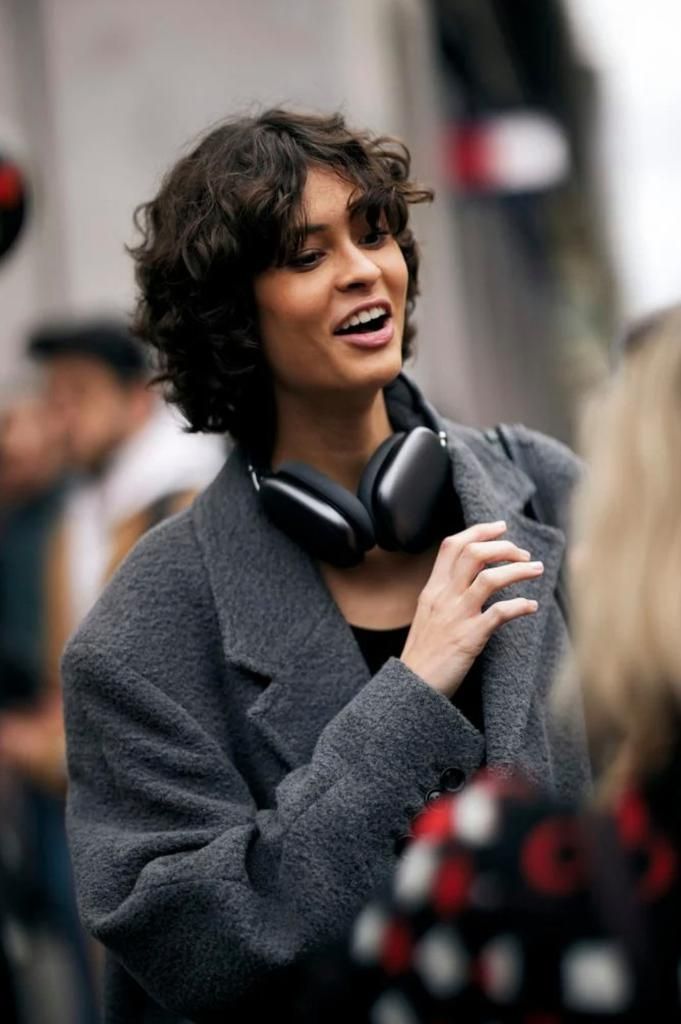 Middle Visual Idea Middle Visual Idea β Winter Shag Haircuts
