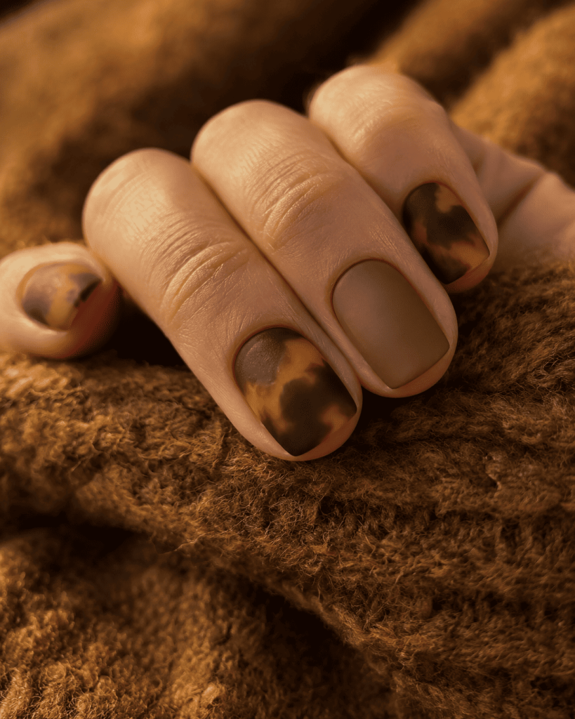 Matte Tortoiseshell Brown Nails — Short Winter Square Nails