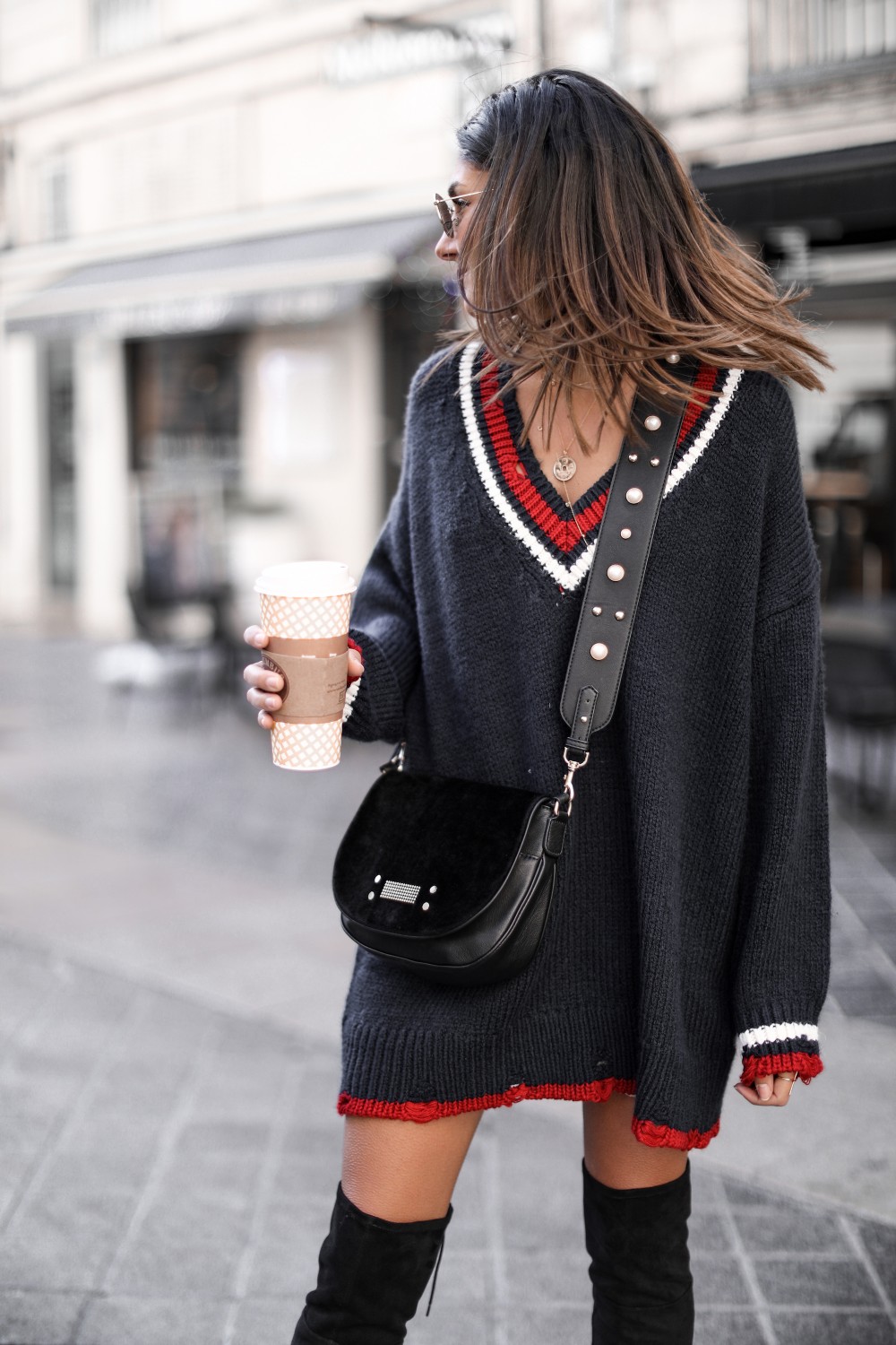 Chunky Knit Sweater Dress for Cozy Winter Comfort Chunky Knit Sweater Dress for Cozy Winter Comfort β Winter College Outfits