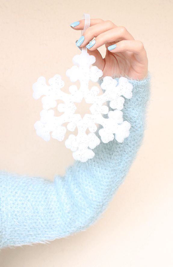 Light Blue Snowflake Short Squares Light Blue Snowflake Short Squares β Winter Nail Art