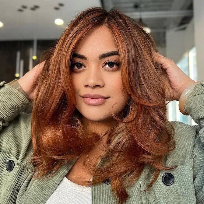 Collarbone Waves With Honey Highlights Collarbone Waves With Honey Highlights β Winter Hair Colors for Black Women