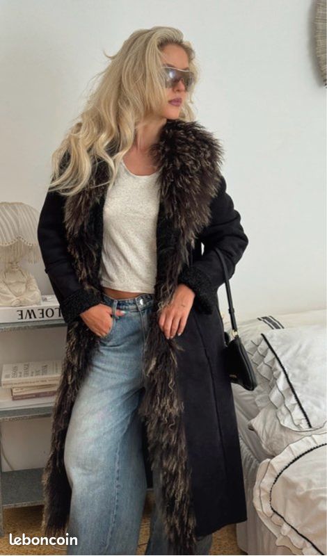 Long Suede Coat with Faux Fur Trim Long Suede Coat with Faux Fur Trim β Y2K Winter Outfits