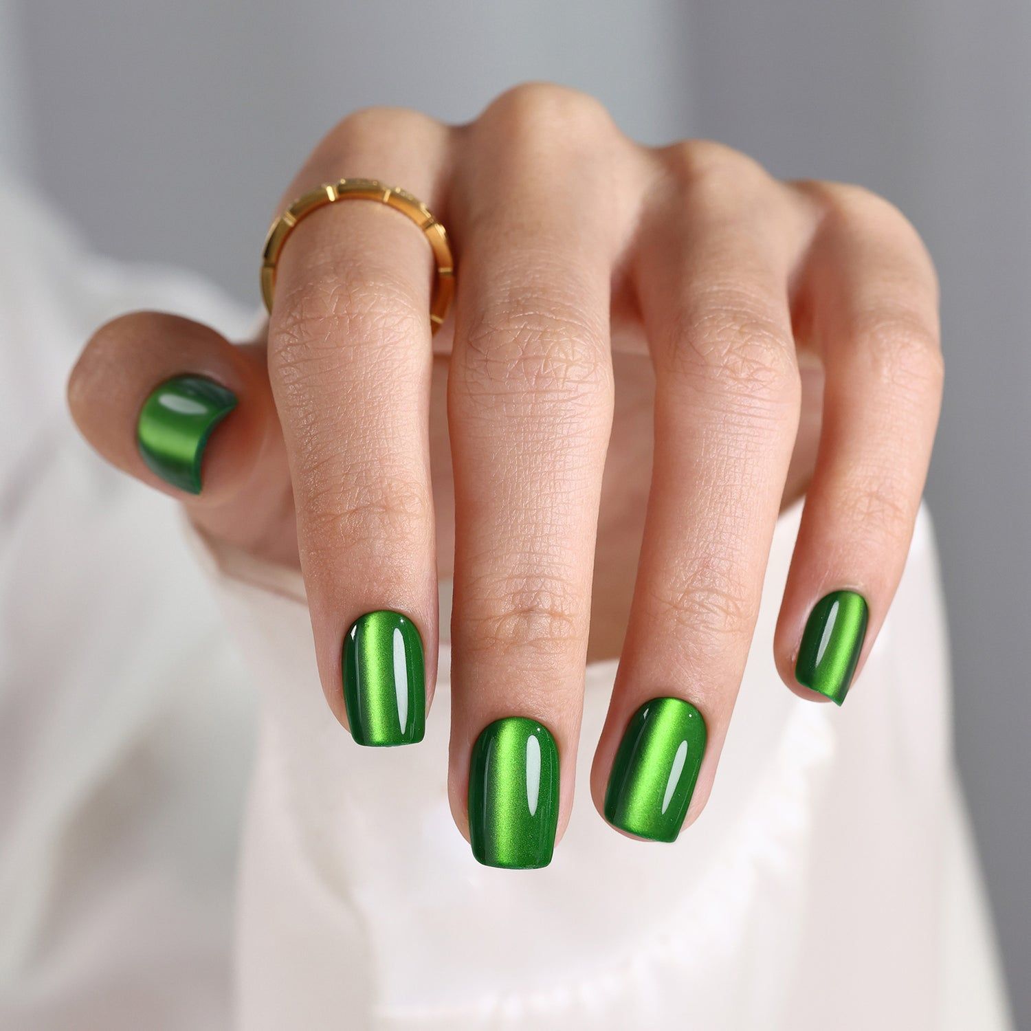 Chrome Visual Idea Chrome Visual Idea β Dark Green Winter Nails
