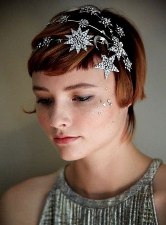 Edgy Auburn Pixie with Festive Headband Edgy Auburn Pixie with Festive Headband β Winter Party Hairstyles