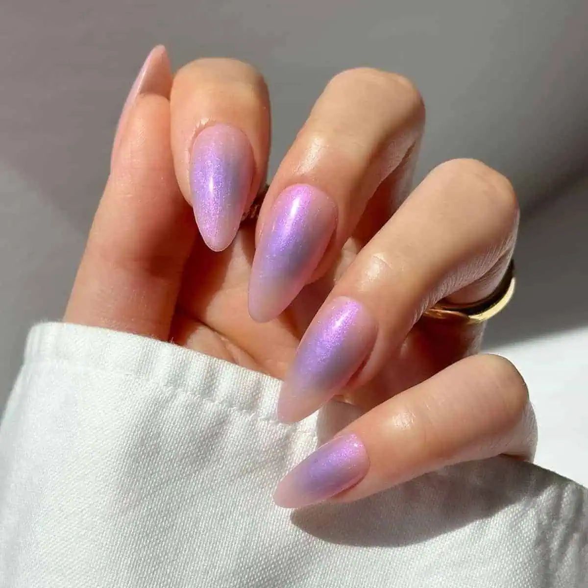 Ethereal Iridescent Shimmer Stilettos Ethereal Iridescent Shimmer Stilettos β Winter Lavender Nails