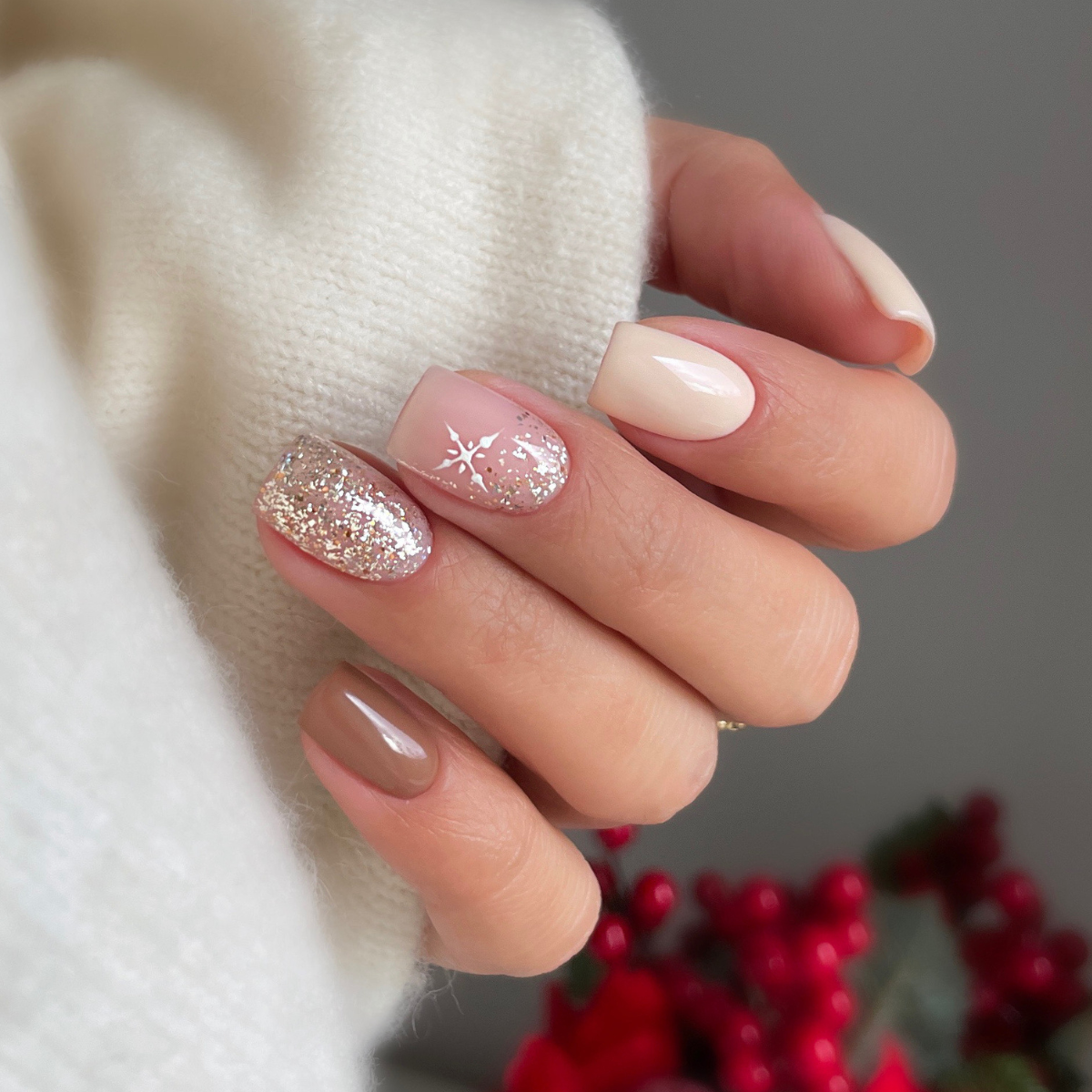 Ongles brillants avec flocon de neige