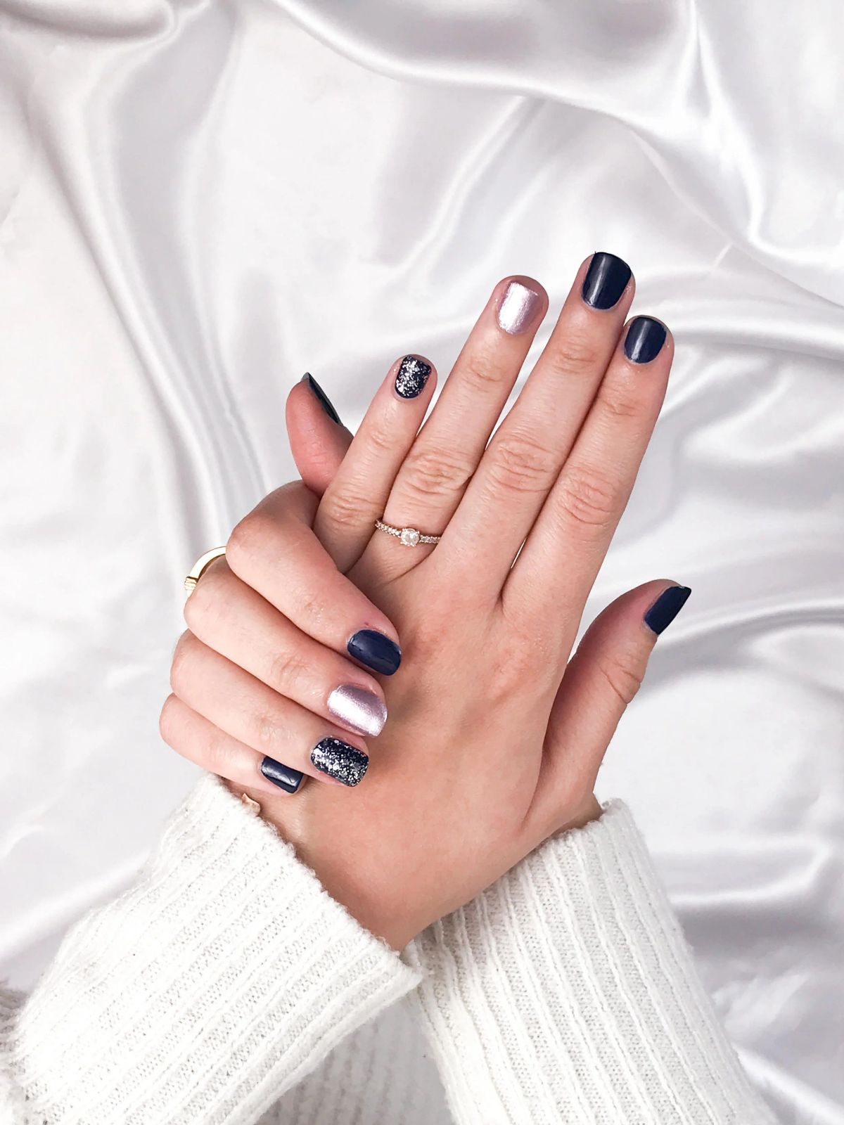 Short Almond Navy Silver Glitter Nails — Easy Christmas Nails 2026