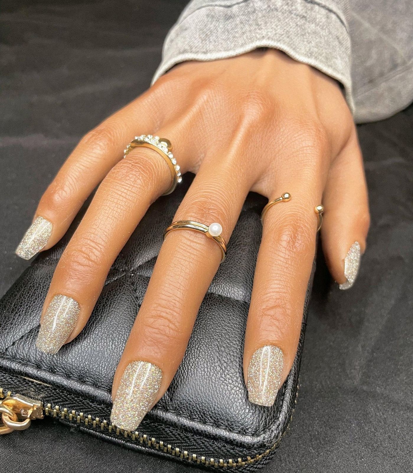 Champagne Glitter Short Coffin Nails Champagne Glitter Short Coffin Nails β Short Winter Coffin Nails