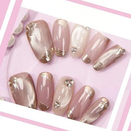 Glossy With Metallic Sheen Visual Idea Glossy With Metallic Sheen Visual Idea β Winter Champagne Nails
