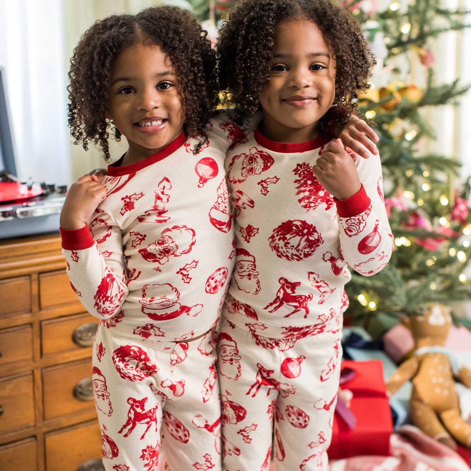 Cream Christmas Print Pajamas for a Festive Child Photo — Winter Family Photo Outfits
