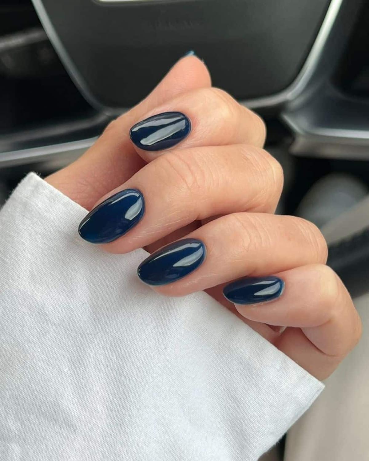 Deep Navy Blue Glossy Oval Nails Deep Navy Blue Glossy Oval Nails β Short Winter Nails