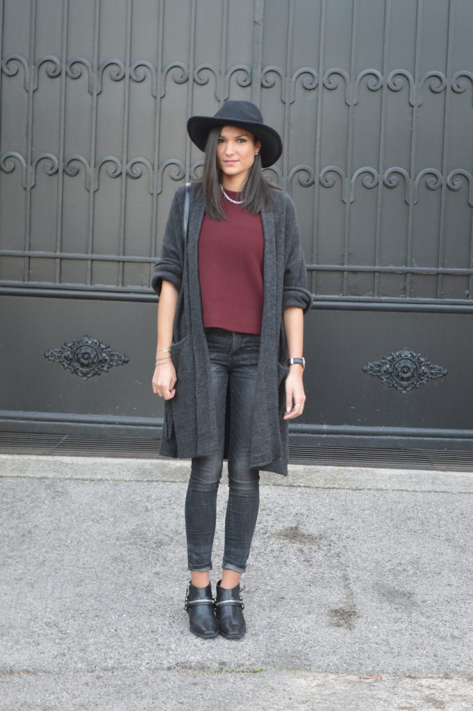 Dark Wash Skinny Jeans with a Long Grey Knit Cardigan Dark Wash Skinny Jeans with a Long Grey Knit Cardigan β Winter Outfits with Jeans
