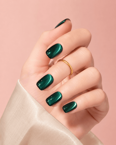 Ombre Gradient Visual Idea Ombre Gradient Visual Idea โ Winter Green Nails