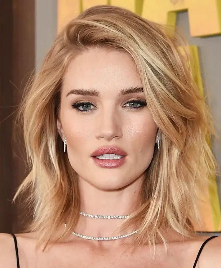 Dark Blonde Lob With Layered Ends Dark Blonde Lob With Layered Ends β Winter Lob Haircuts