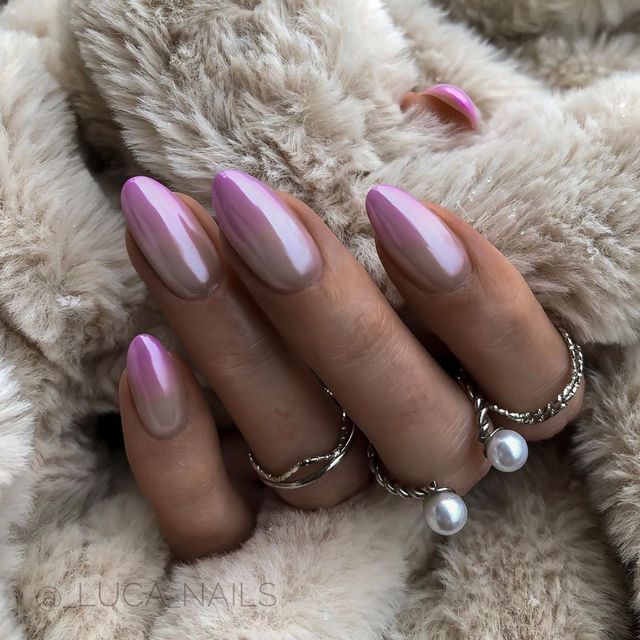 Pearlescent Chrome Pink Beige Ombre Pearlescent Chrome Pink Beige Ombre β Winter Ombre Nails