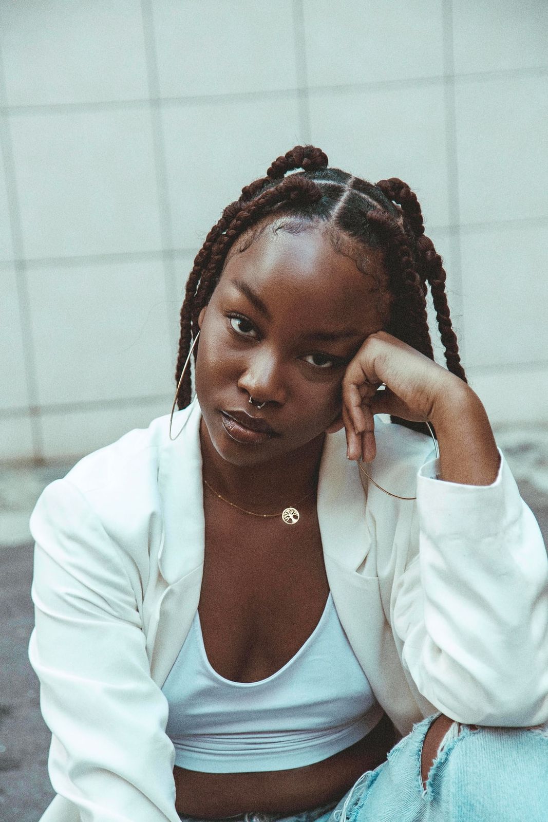 Visual Idea β Black Box Braids That Reach Her Mid-Back Visual Idea β Black Box Braids That Reach Her Mid-Back β Winter Braid Colors for Black Women