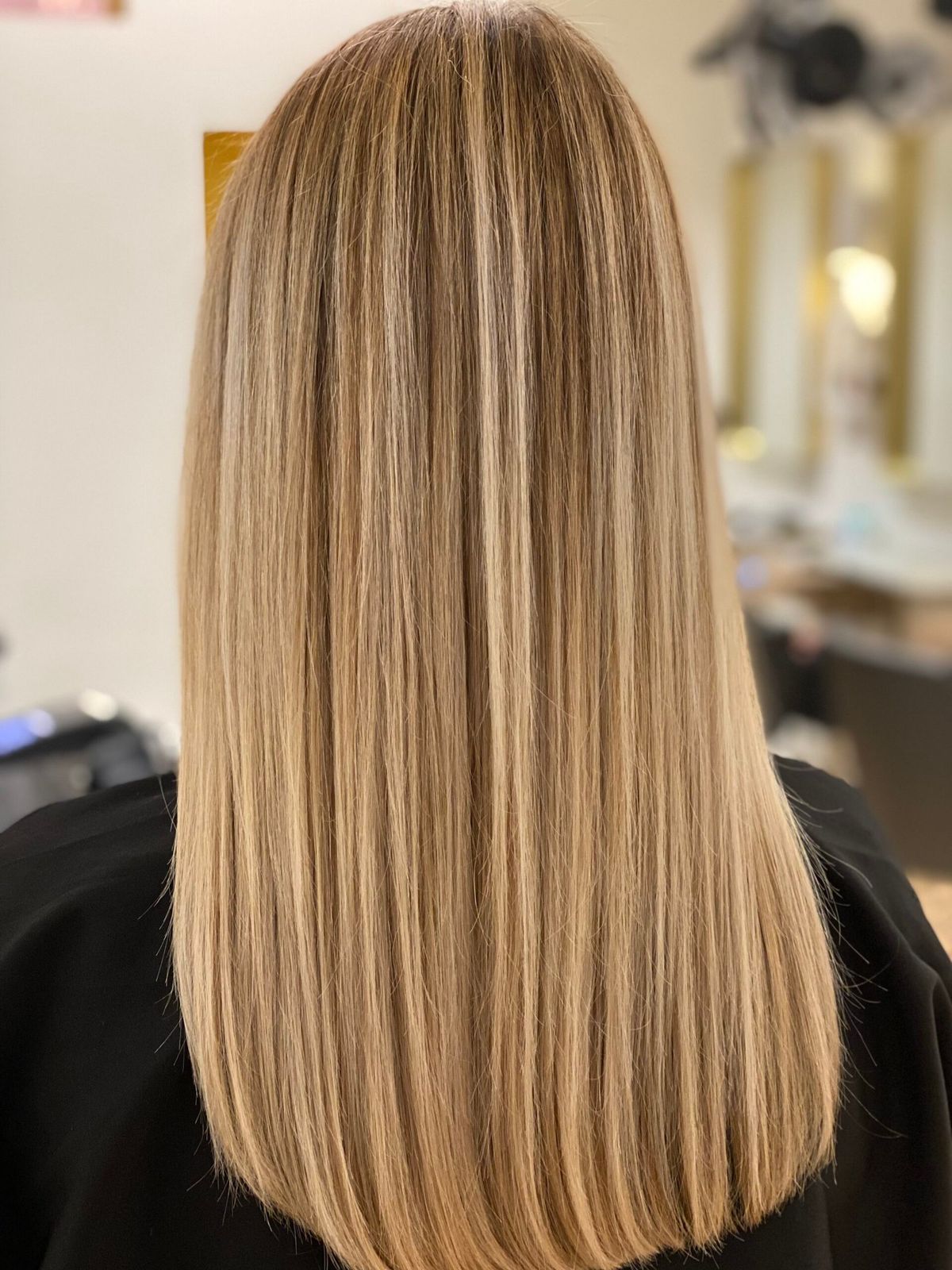 Straight Cut Visual Idea Straight Cut Visual Idea β Winter Balayage