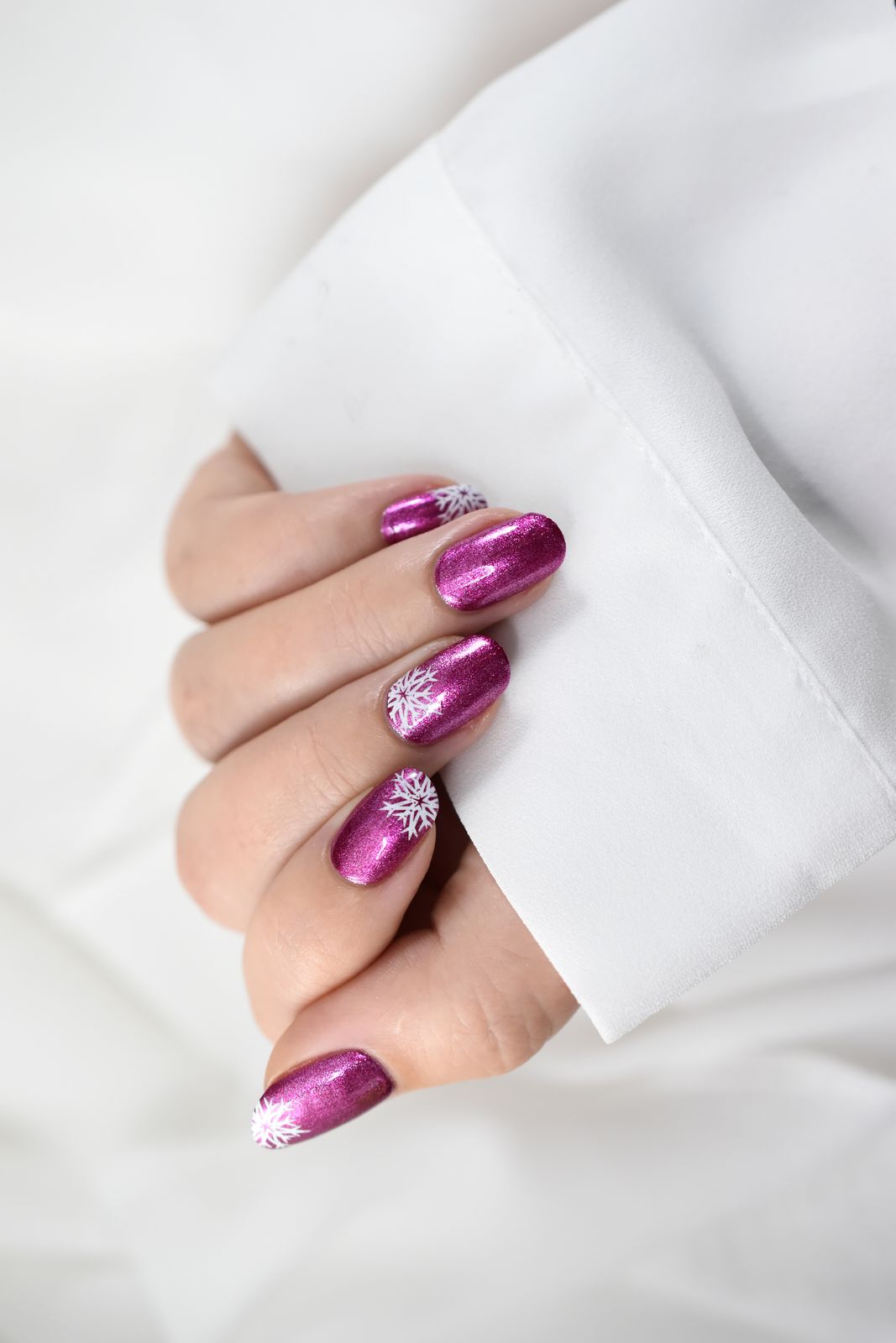 Nail art d'hiver facile : la manucure flocons