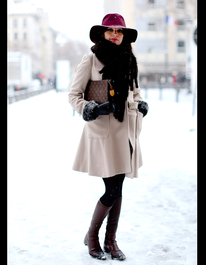 Burgundy Hat and Black Fur Scarf in Snowy Street Style Burgundy Hat and Black Fur Scarf in Snowy Street Style β Fur Hat Outfits