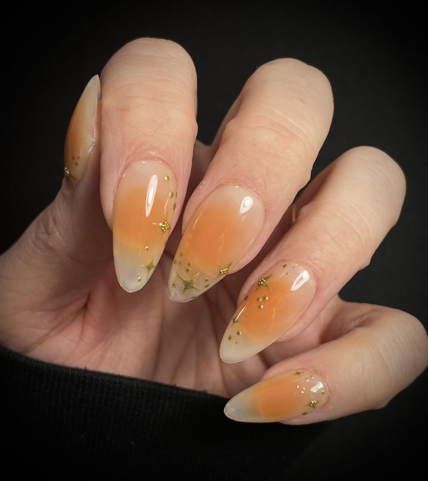 Peachy-Orange Gradient with Gold Accents Peachy-Orange Gradient with Gold Accents β Winter Aura Nails