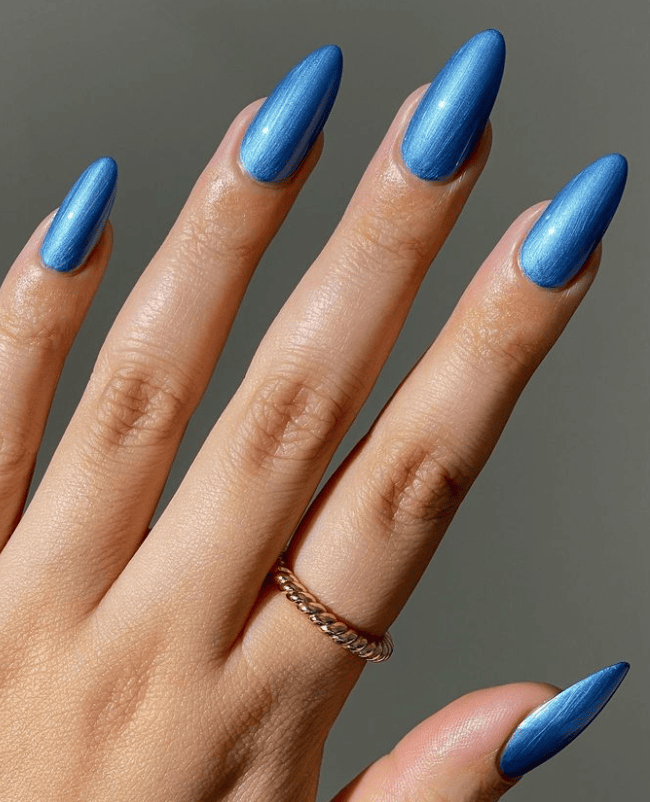 Vibrant Metallic Cat-Eye Blue Stiletto Nails Vibrant Metallic Cat-Eye Blue Stiletto Nails β Icy Blue Nails