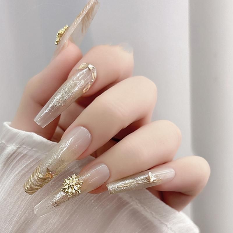 Glossy Glitter Visual Idea Glossy Glitter Visual Idea β Snowflake Nails