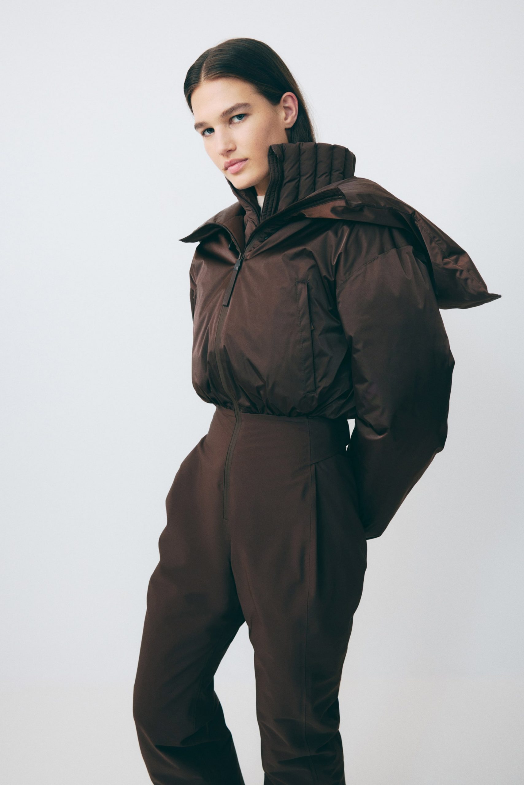 Retro Brown Ski Suit with Dramatic Puffer Collar Retro Brown Ski Suit with Dramatic Puffer Collar β Ski Outfits