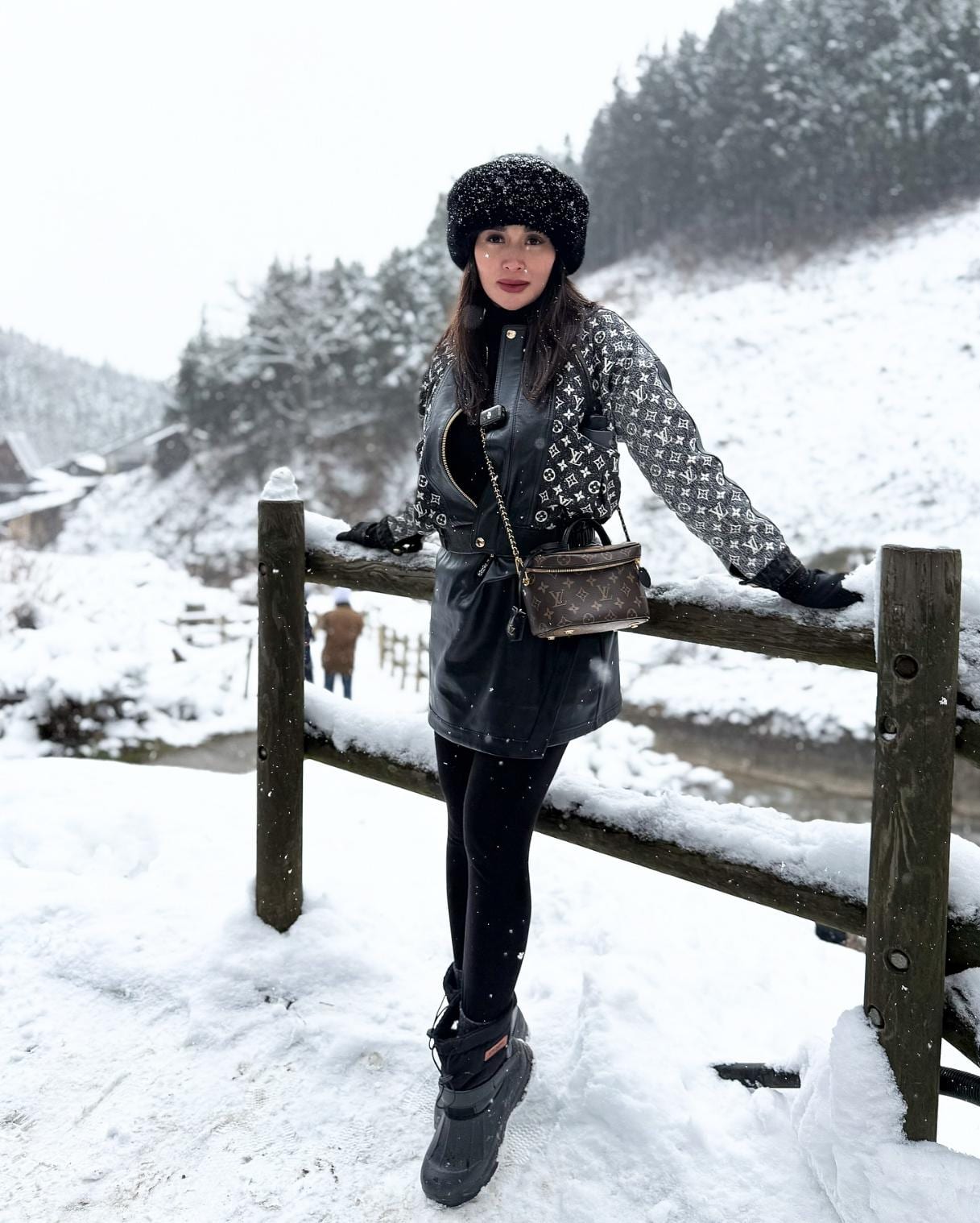 Edgy Winter Layers: Leather Dress Over Patterned Knit Edgy Winter Layers: Leather Dress Over Patterned Knit β Japan Winter Outfits