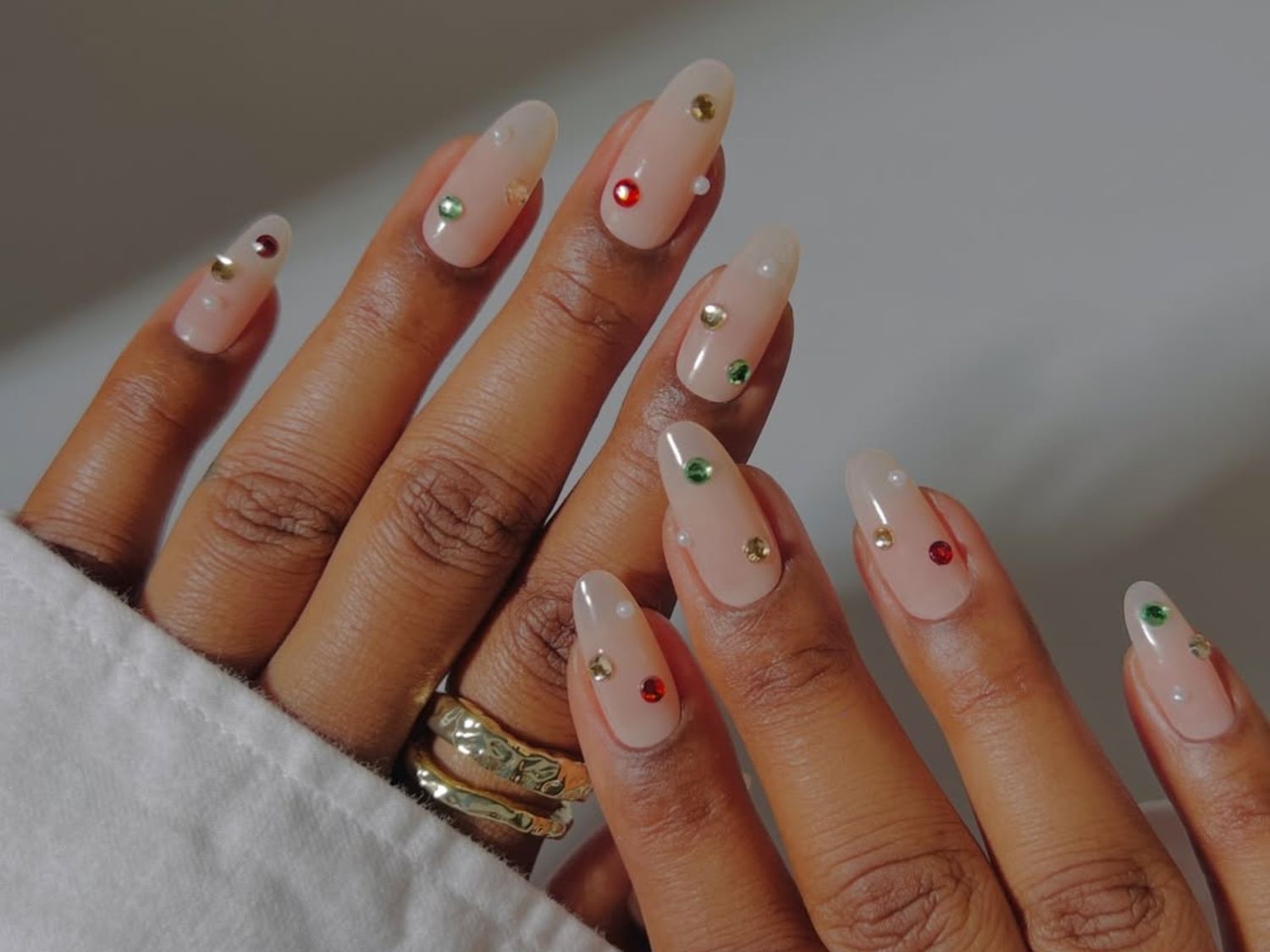 Sheer Nude with Scattered Jewels Sheer Nude with Scattered Jewels โ Classy Winter Nails