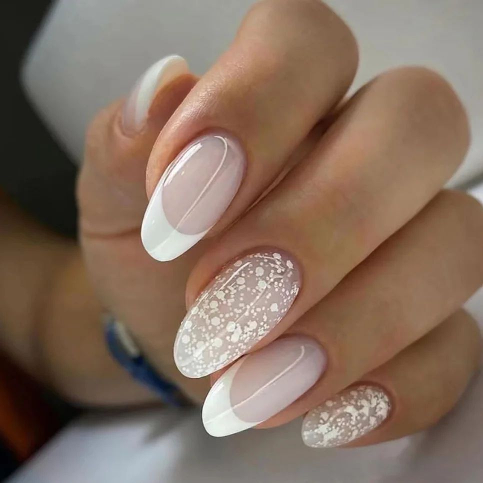 Visual Idea Visual Idea β Short Winter Oval Nails