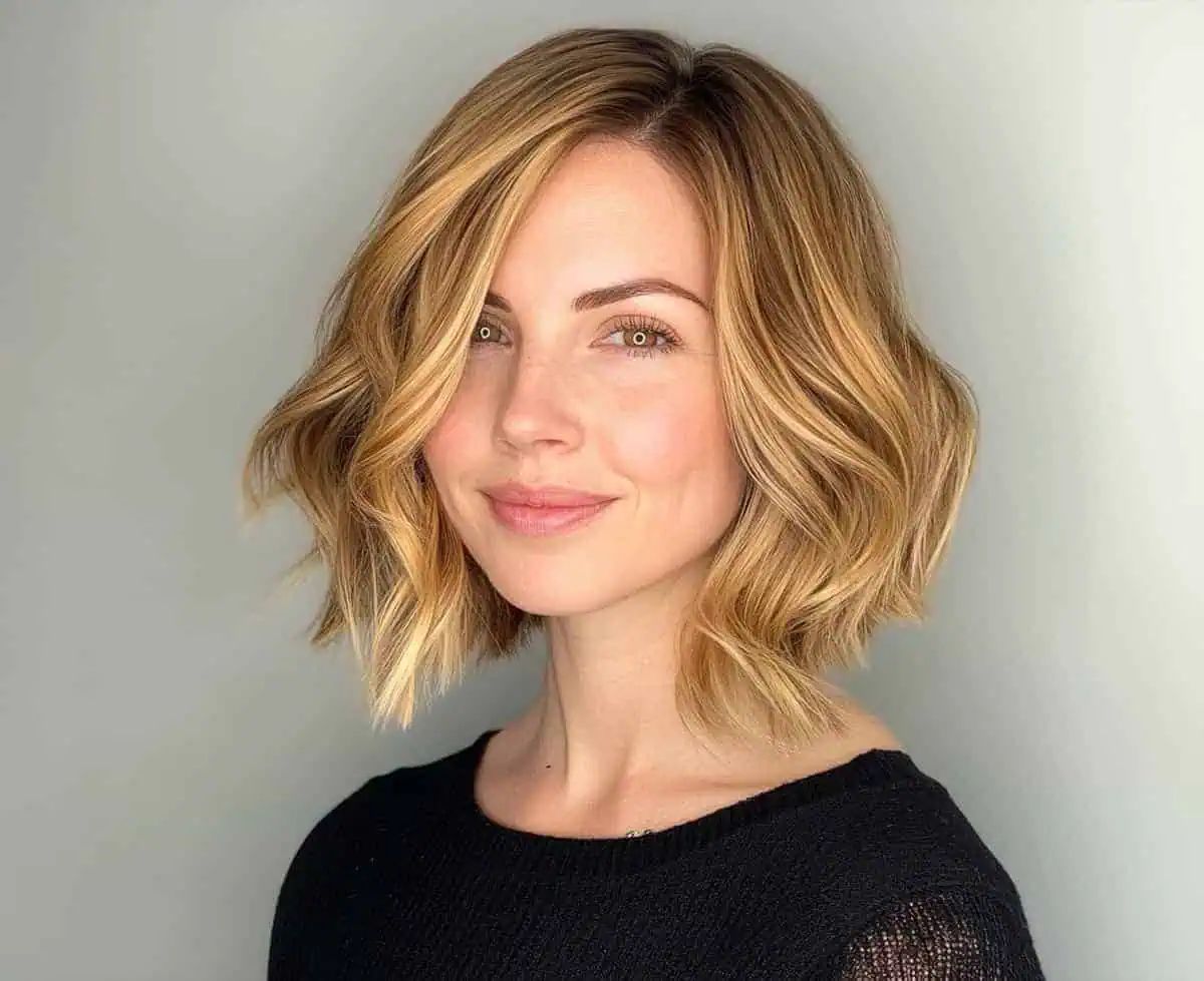 Golden Blonde Wavy Lob With Balayage Golden Blonde Wavy Lob With Balayage β Winter Hair Colors for Plus Size Women