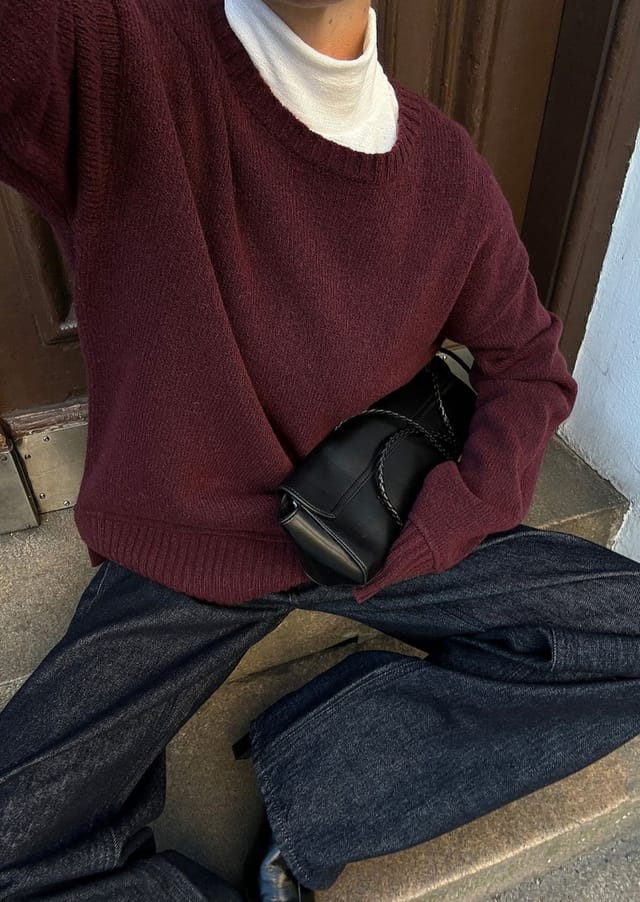 Oversized Burgundy Knit Sweater Over White Turtleneck with Dark Denim Oversized Burgundy Knit Sweater Over White Turtleneck with Dark Denim β Burgundy Outfits