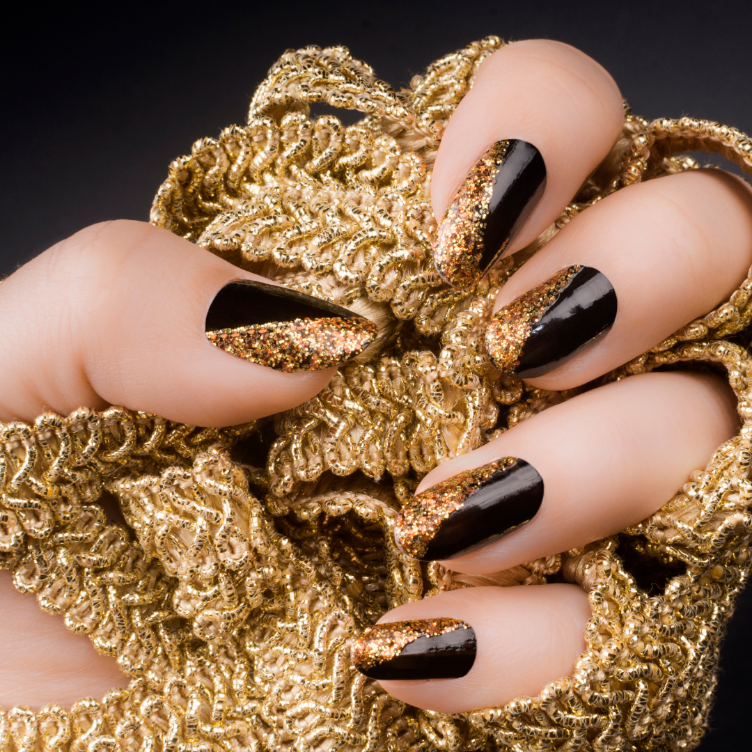 Geometric Glitter Accents Visual Idea Geometric Glitter Accents Visual Idea โ Fall to Winter Nails