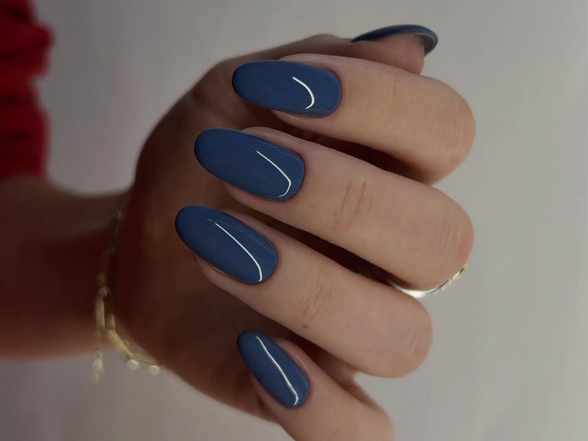 Glossy Visual Idea Glossy Visual Idea โ Winter Formal Nails