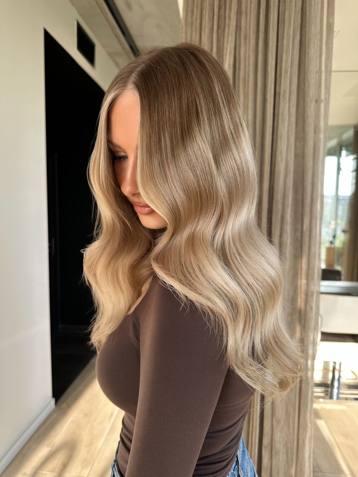 Collarbone Visual Idea Collarbone Visual Idea β Winter Balayage