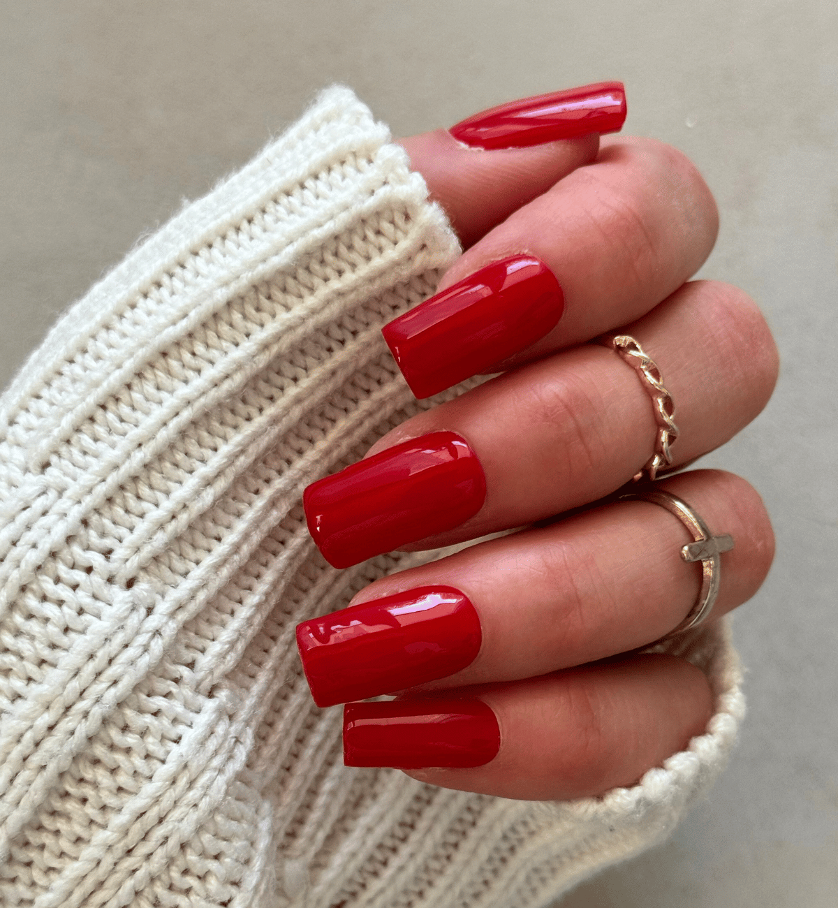 Vibrant Red Glossy Square Nails Vibrant Red Glossy Square Nails β Medium Length Winter Nails