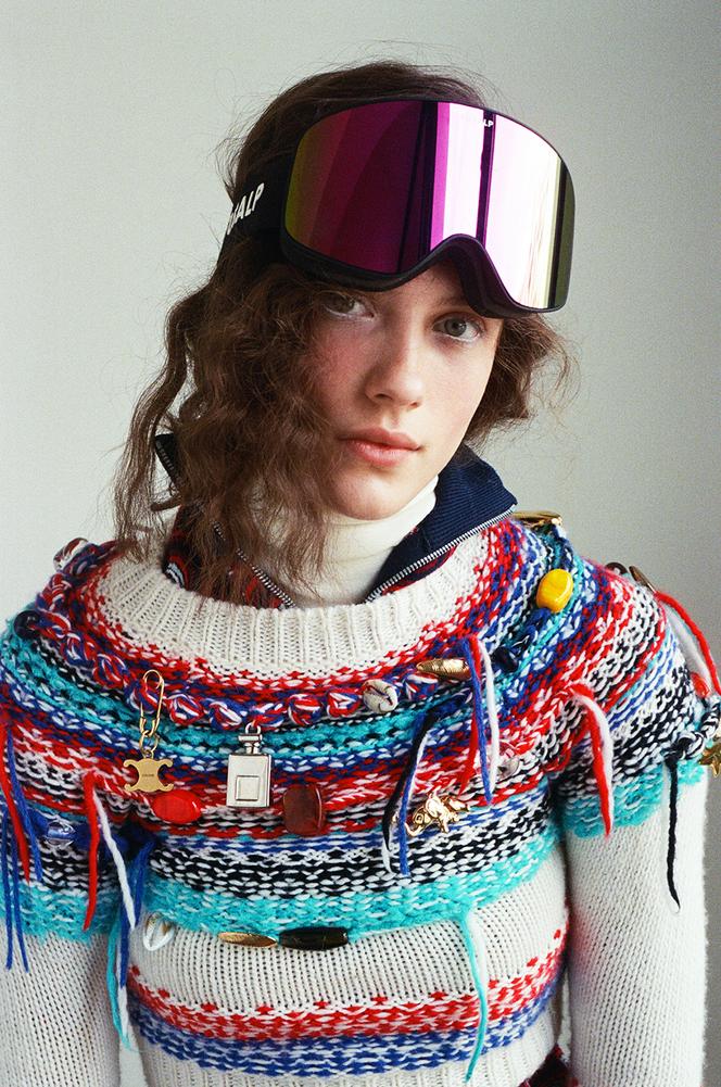 Chunky Knit Sweater and Turtleneck for Textured Apres Ski Warmth — Apres Ski Outfits