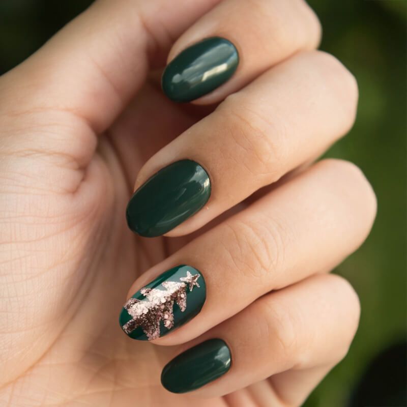 Short Green with Rose Gold Tree Short Green with Rose Gold Tree โ Winter Green Nails