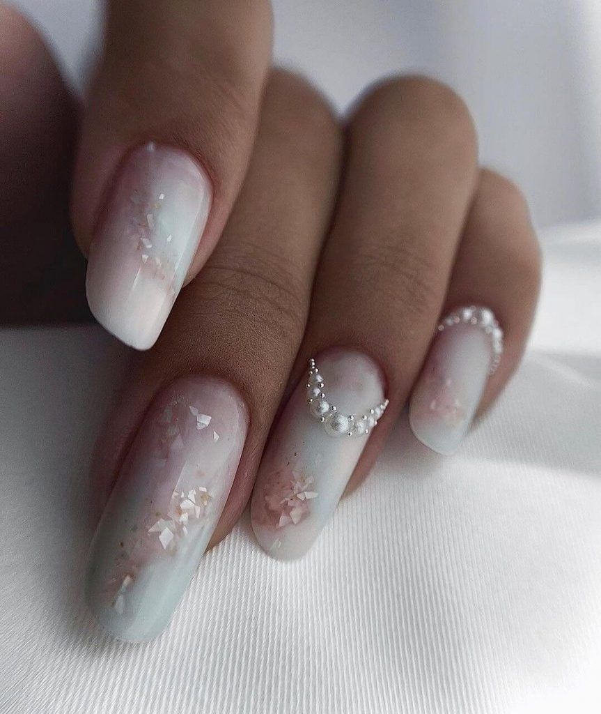 Pearlescent Marbled Coffin Nails with Pearls Pearlescent Marbled Coffin Nails with Pearls β Winter to Spring Transition Nails