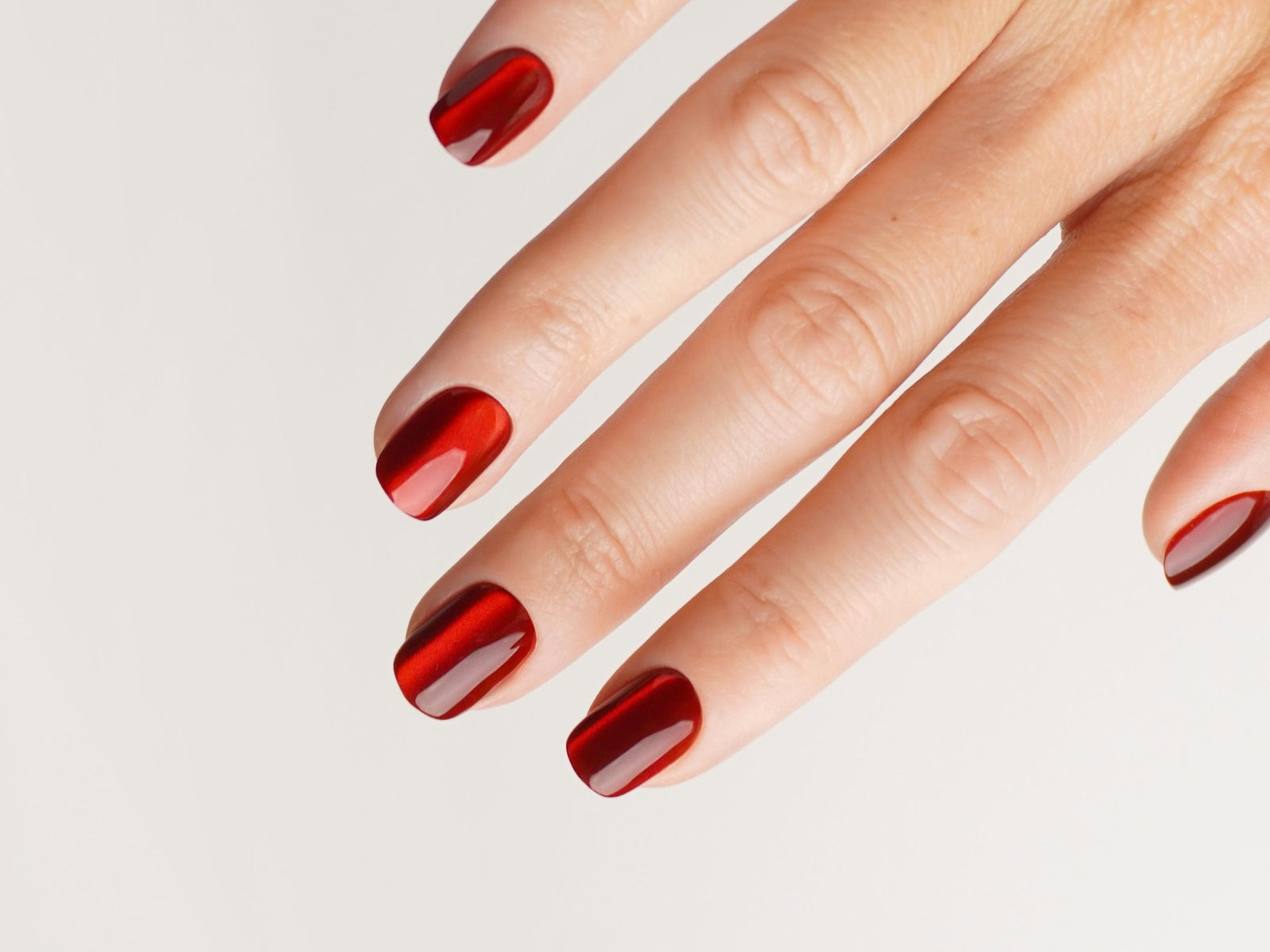 Deep Red Short Oval Cat Eye Deep Red Short Oval Cat Eye โ Winter Cat Eye Nails