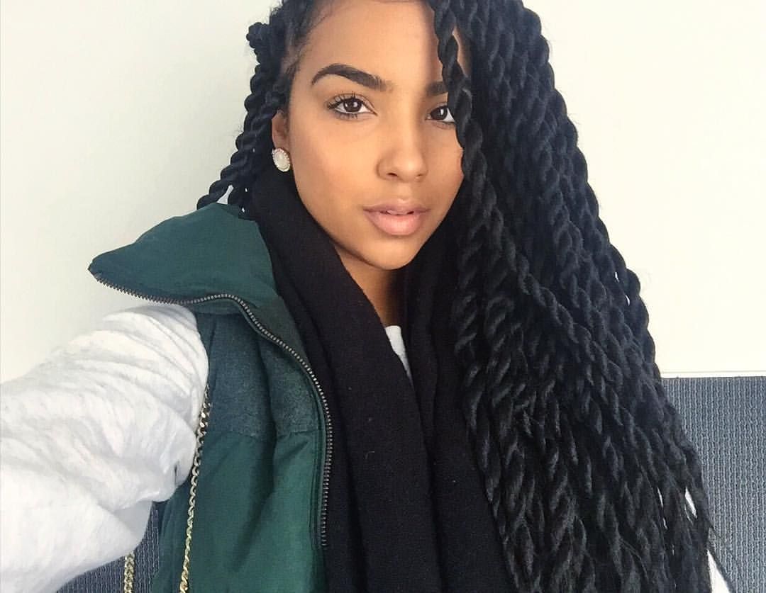 Visual Idea β A Woman With Long Winter Loc Styles